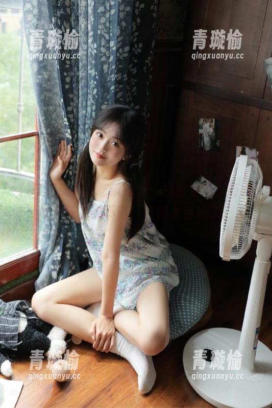 51吃瓜网址：她骑宝马，有点风骚还有点不羁，这姐太会玩了。