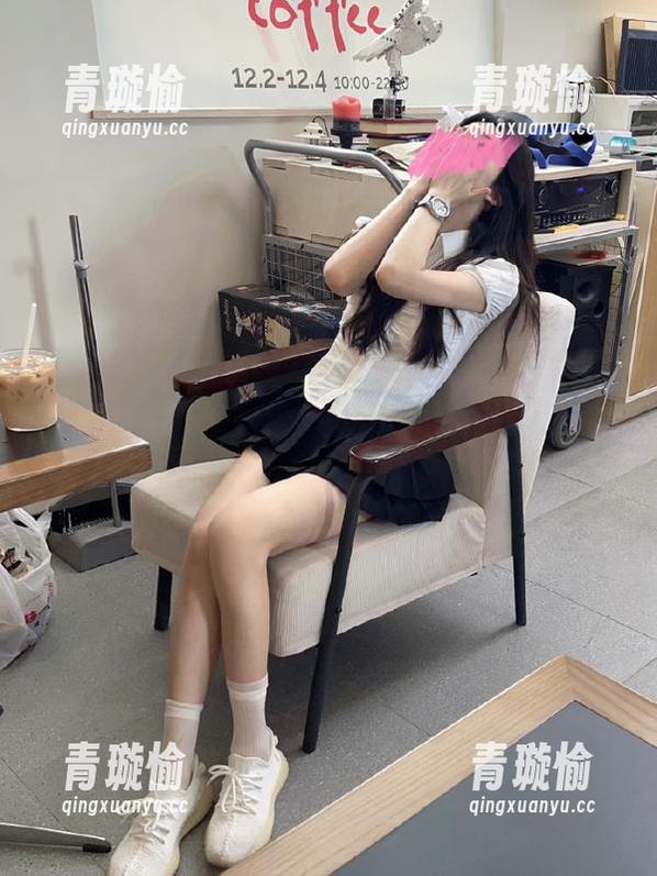 订阅了“51爆料网”苹果版，结果看到了比八卦更让人心动的事，哦那种氛围！