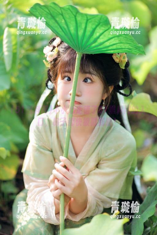 不小心走错了51黑料网的入口，鼻子都快被戳到啦！