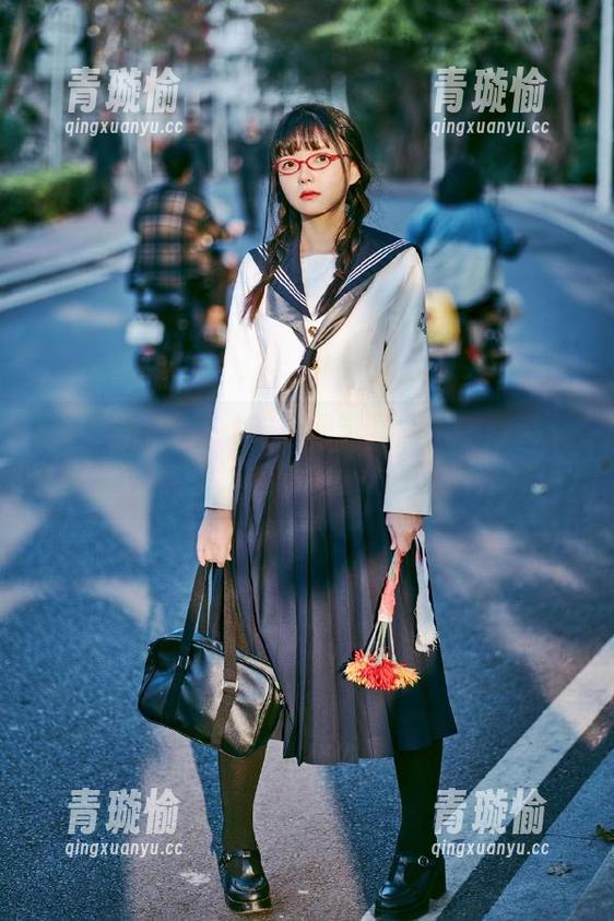 91吃瓜网 91吃瓜网苹果版:手握吃瓜神器,心中却还是疑惑重重。