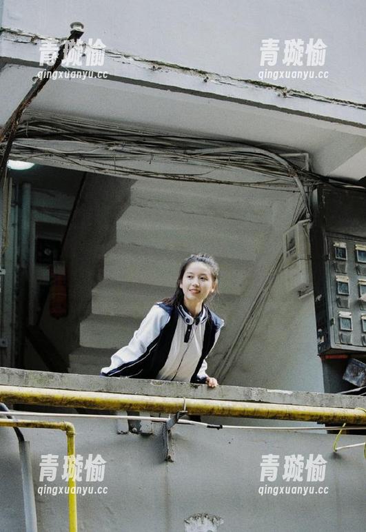 看91黑料发布的内容，我的姿态简直是‘瓜子一口气’播报模式！