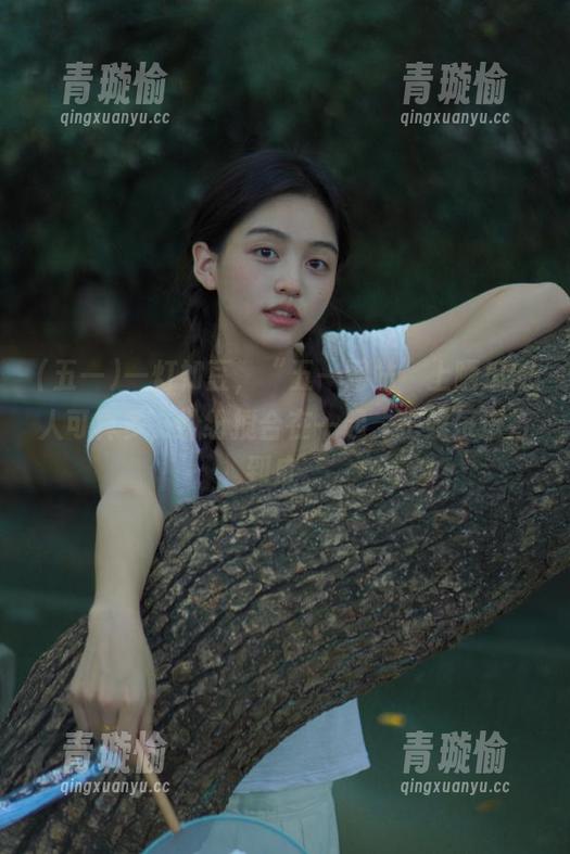 一灯如豆，“五一网站”上晒瓜的人可真多，纷纷搅合在一起，把娱乐进行到底。