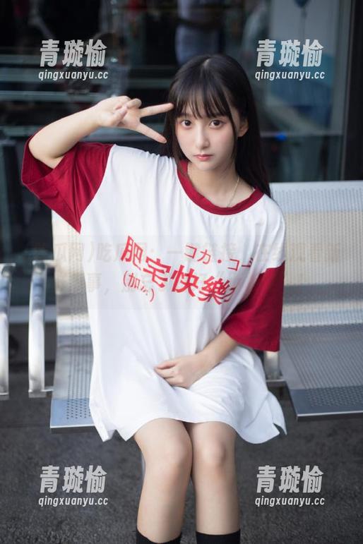 吃瓜网 吃瓜网:一键链接,在线观看新鲜瓜事,别忘了备好“小板凳”!