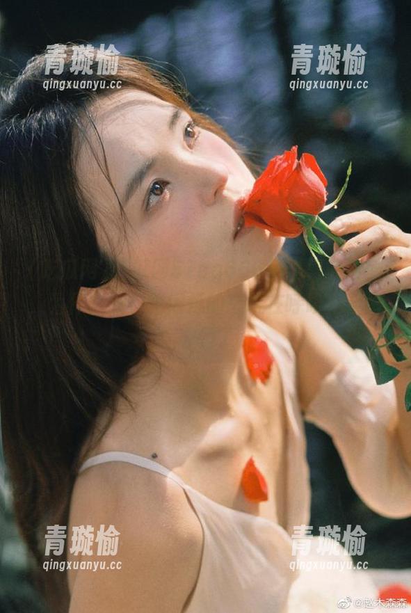 吃瓜网 吃瓜网51cg666传送门的两侧,为什么总有些闪烁的玄机在呼唤?我好奇极了