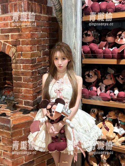 黑料不打烊 听说“黑料不打烊”官网的线路被切断,我的好奇心炸了,赶紧去看看有没有“复通”机会。