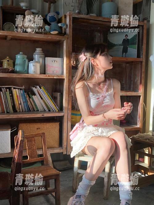 黑料不打烊 想知道黑料不打烊的最新章节目录吗?快点网址,我不会告诉你我也是一脸懵。