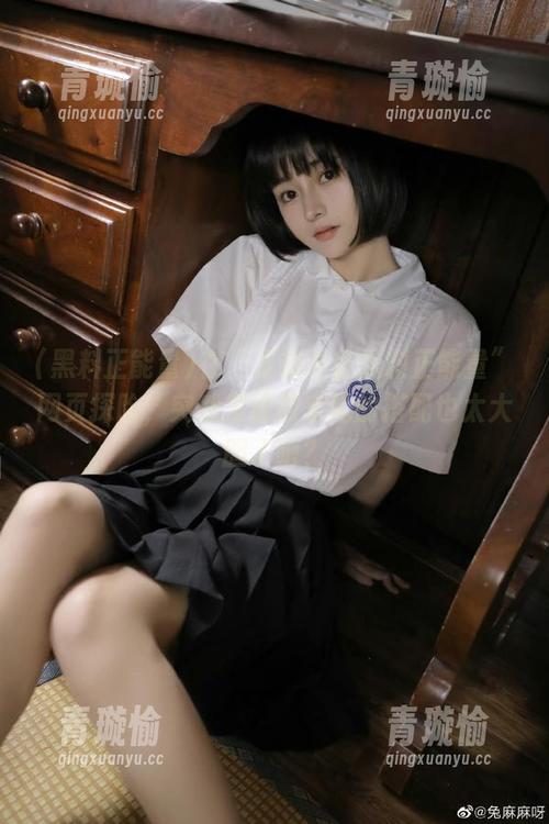 黑料正能量 在“万篇长征黑料正能量”网页探险,突然发现原来她的搭配也太大胆了吧?