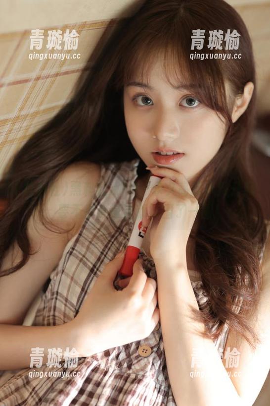 黑料社APP，永久高能八卦升起，要不小心身边就被围了一圈！