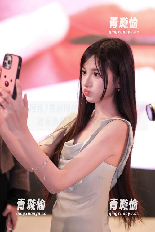 黑料网络发布的一手抓拍，专治看热闹不嫌事大的心！