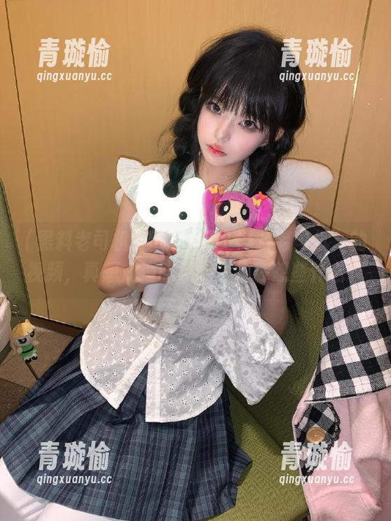 黑料老司机 当你点开“黑料老司机”的视频,真想知道吃瓜的人都在想些什么?