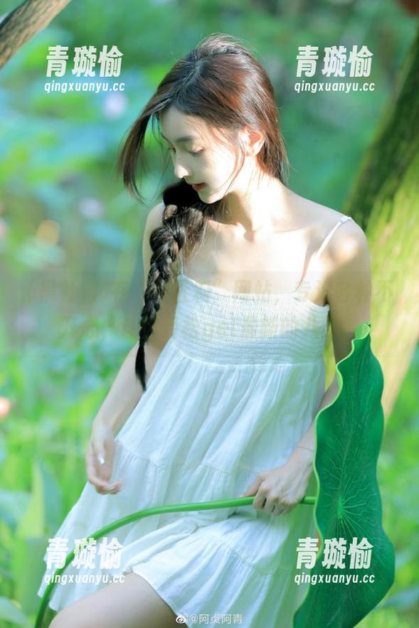 在“黑社料”网站，专治各种不开心，让你轻松get最新的八卦！